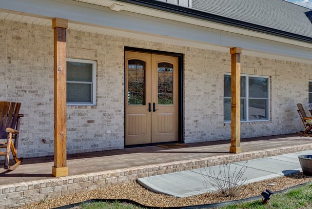 209 N Rockfish Ln, Hilham, TN 38568