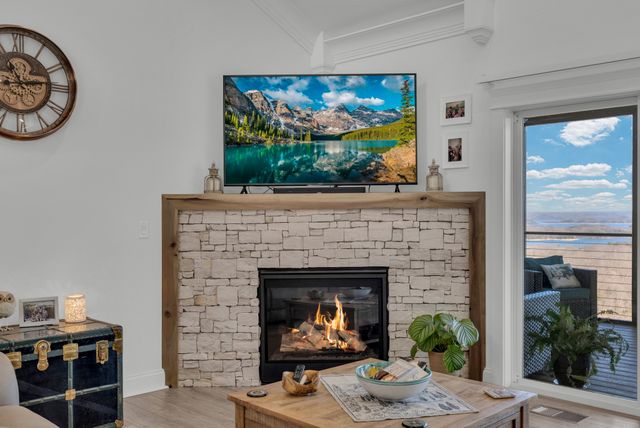 209 N Rockfish Ln, Hilham, TN 38568