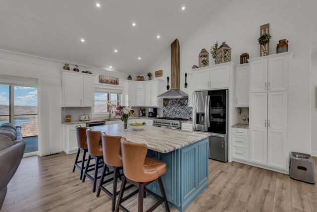 209 N Rockfish Ln, Hilham, TN 38568