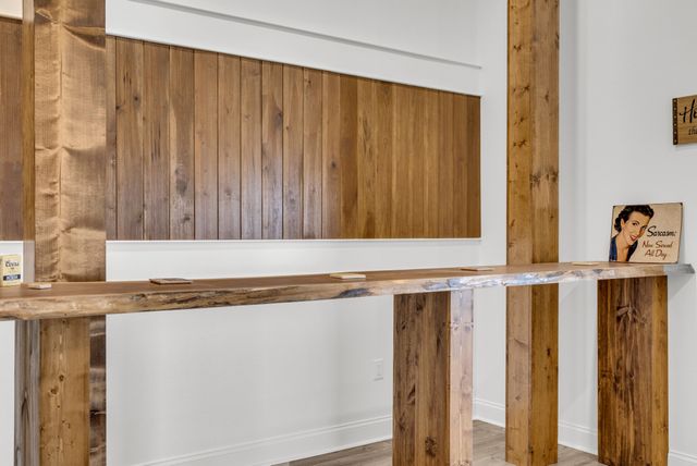 209 N Rockfish Ln, Hilham, TN 38568