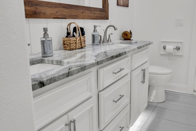 209 N Rockfish Ln, Hilham, TN 38568