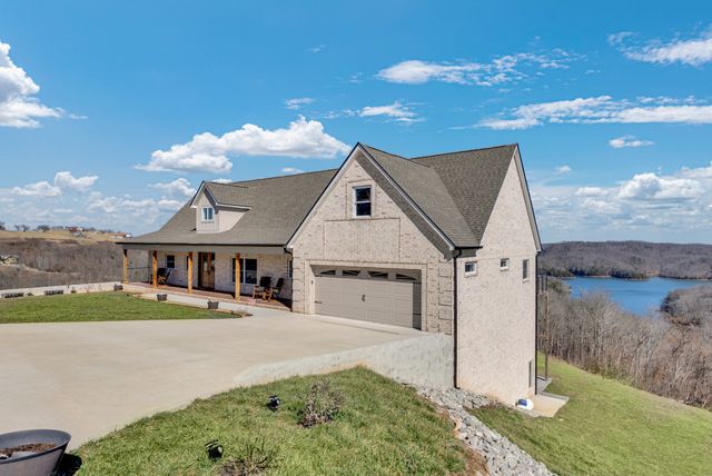 209 N Rockfish Ln, Hilham, TN 38568