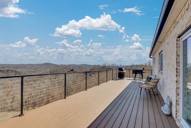 209 N Rockfish Ln, Hilham, TN 38568