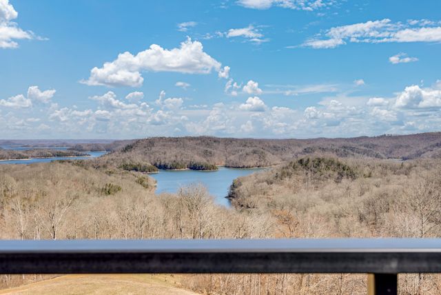 209 N Rockfish Ln, Hilham, TN 38568