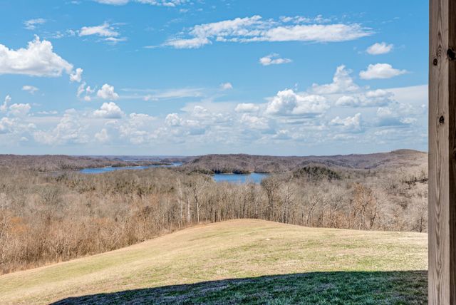 209 N Rockfish Ln, Hilham, TN 38568