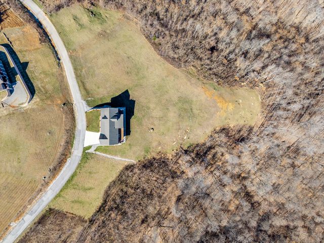 209 N Rockfish Ln, Hilham, TN 38568