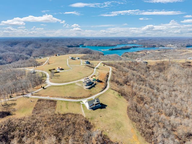 209 N Rockfish Ln, Hilham, TN 38568