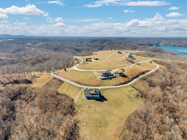 209 N Rockfish Ln, Hilham, TN 38568