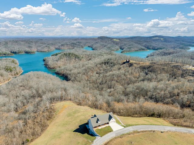 209 N Rockfish Ln, Hilham, TN 38568