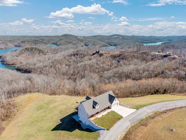 209 N Rockfish Ln, Hilham, TN 38568