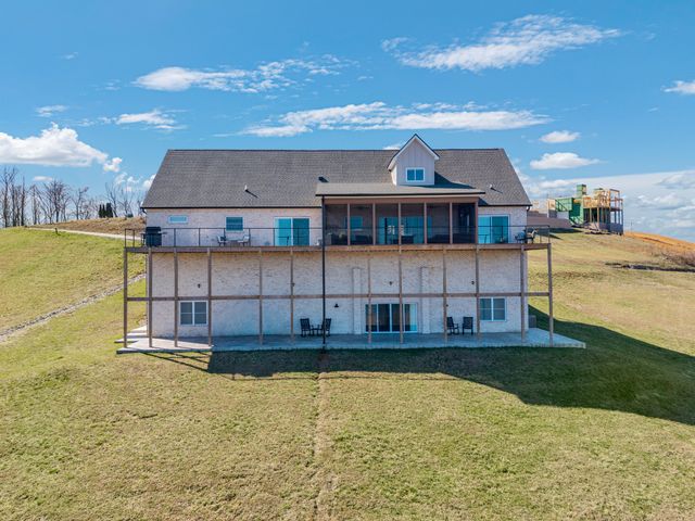 209 N Rockfish Ln, Hilham, TN 38568