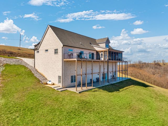 209 N Rockfish Ln, Hilham, TN 38568