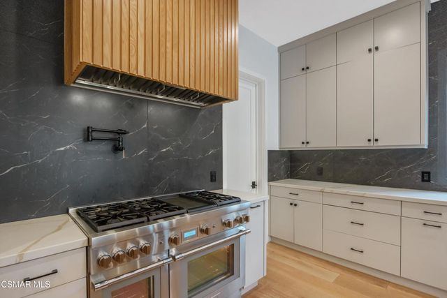 5444 Murietta Avenue, Sherman Oaks, CA 91401