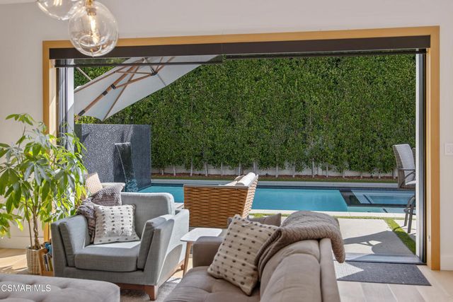 5444 Murietta Avenue, Sherman Oaks, CA 91401