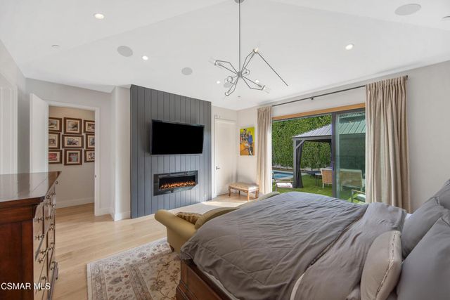 5444 Murietta Avenue, Sherman Oaks, CA 91401