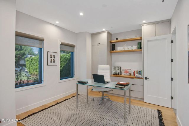 5444 Murietta Avenue, Sherman Oaks, CA 91401