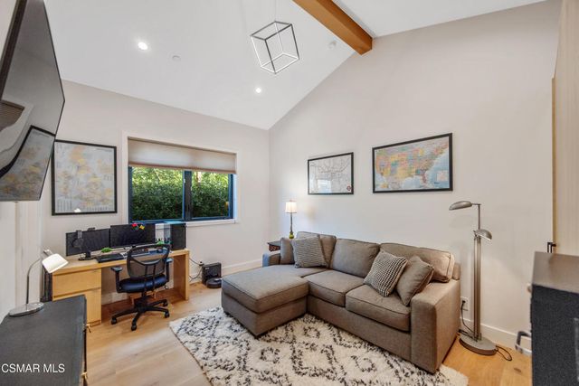 5444 Murietta Avenue, Sherman Oaks, CA 91401