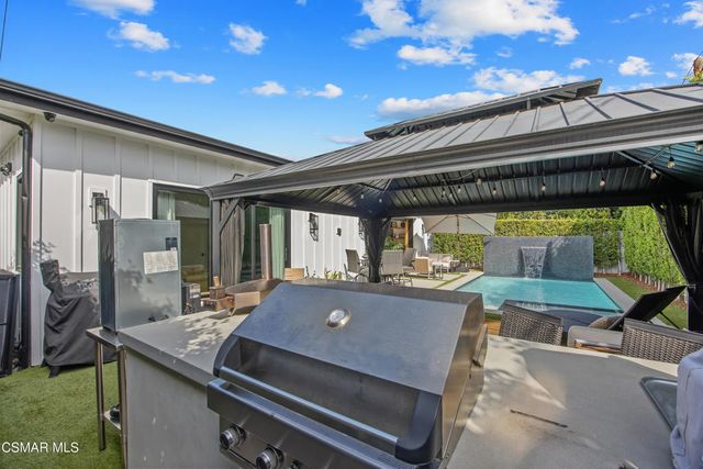 5444 Murietta Avenue, Sherman Oaks, CA 91401