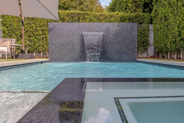 5444 Murietta Avenue, Sherman Oaks, CA 91401