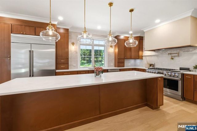 56 Clover Lane, Upper Saddle River, NJ 07458