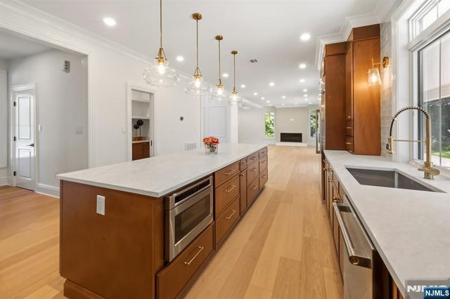 56 Clover Lane, Upper Saddle River, NJ 07458