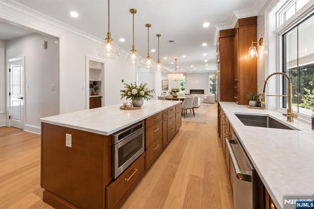 56 Clover Lane, Upper Saddle River, NJ 07458