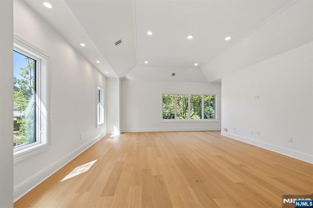 56 Clover Lane, Upper Saddle River, NJ 07458