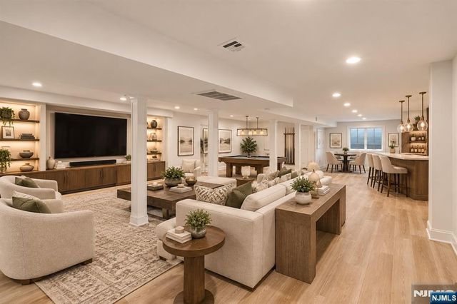 56 Clover Lane, Upper Saddle River, NJ 07458