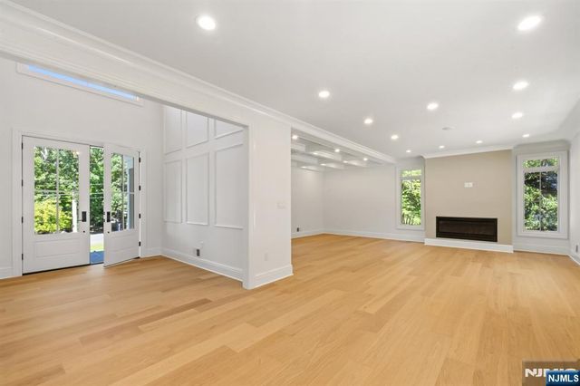 56 Clover Lane, Upper Saddle River, NJ 07458