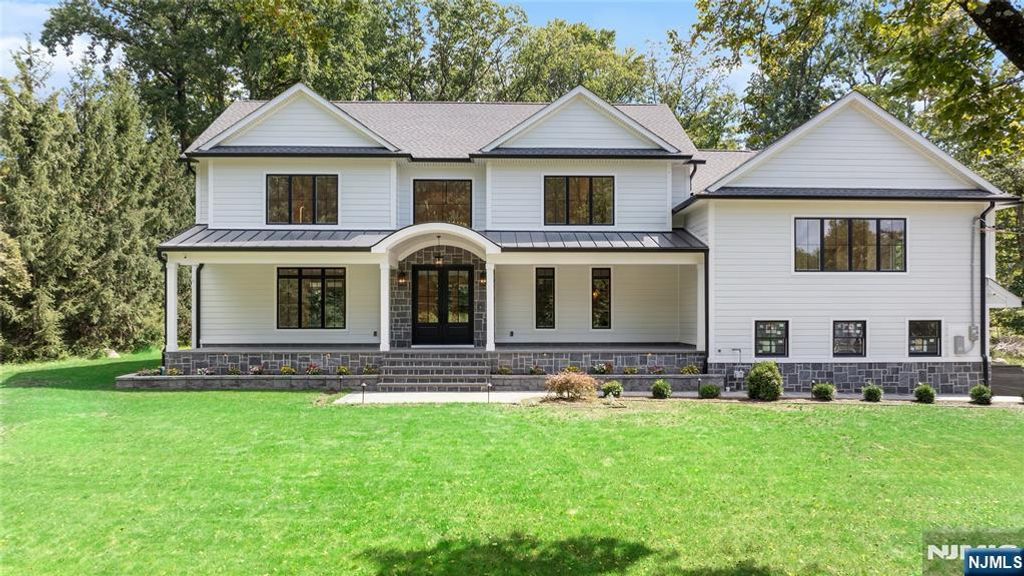 56 Clover Lane, Upper Saddle River, NJ 07458