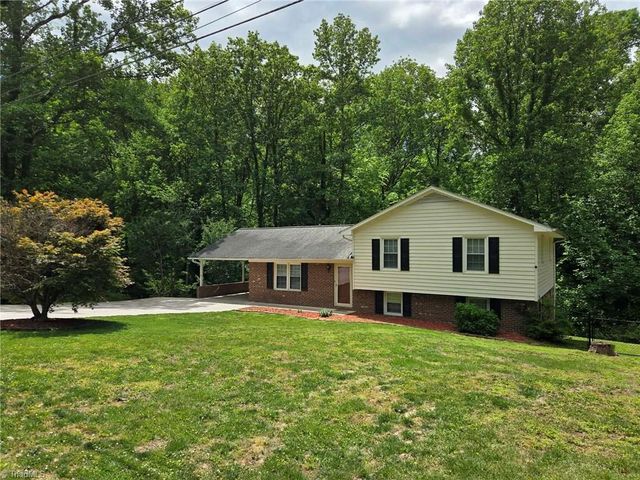 1542 Overlook Drive, Wilkesboro, NC 28697