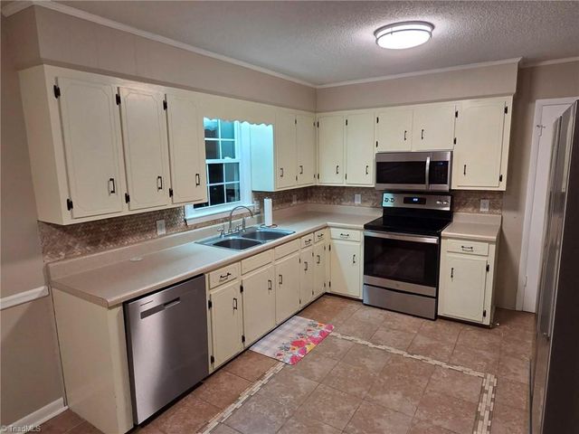 1542 Overlook Drive, Wilkesboro, NC 28697