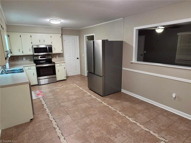1542 Overlook Drive, Wilkesboro, NC 28697