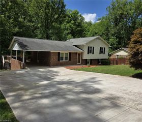 1542 Overlook Drive, Wilkesboro, NC 28697