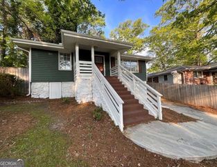 136 Victor Circle NW, Atlanta, GA 30314
