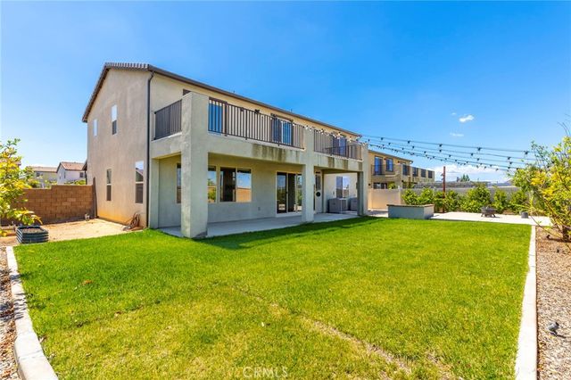 30560 Olive Berry Place, Murrieta, CA 92563