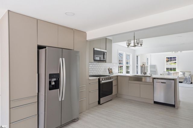 14 Hawthorne Lane, Greenville, SC 29605