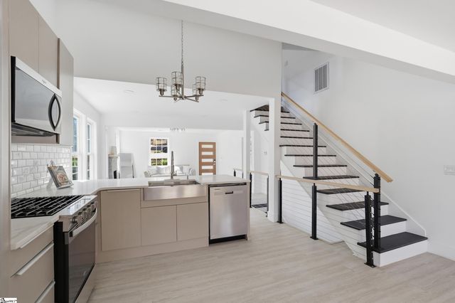 14 Hawthorne Lane, Greenville, SC 29605