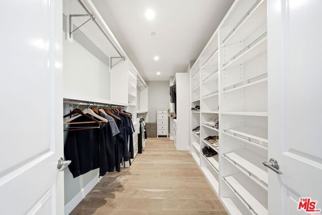 3305 Veteran Avenue, Los Angeles, CA 90034
