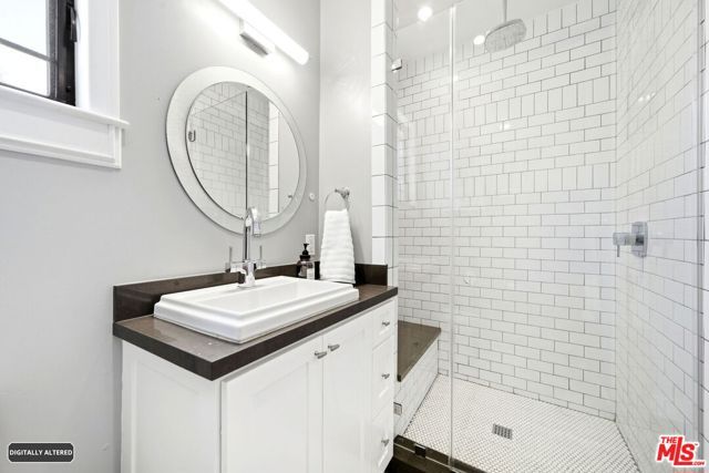 3305 Veteran Avenue, Los Angeles, CA 90034