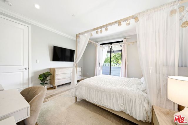 3305 Veteran Avenue, Los Angeles, CA 90034