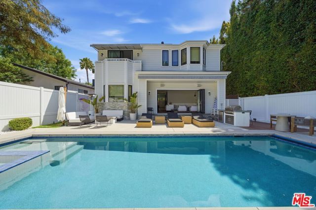 3305 Veteran Avenue, Los Angeles, CA 90034