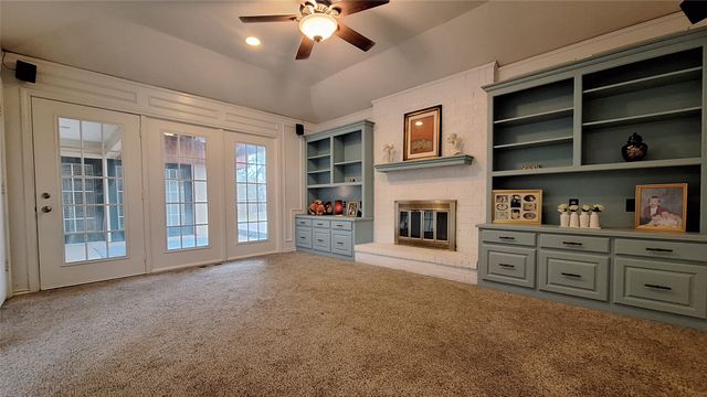 2813 Woodpath Lane, Bedford, TX 76021