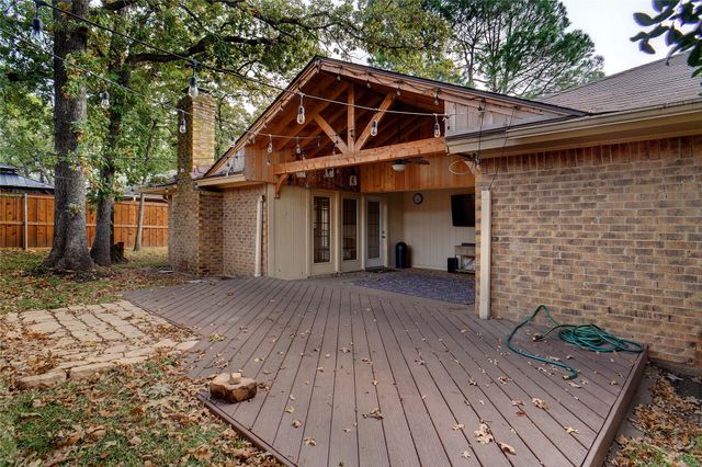 2813 Woodpath Lane, Bedford, TX 76021
