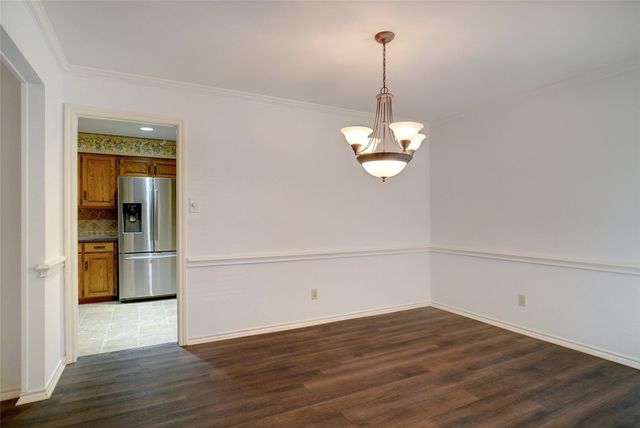 2813 Woodpath Lane, Bedford, TX 76021