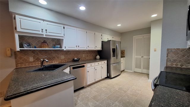 2813 Woodpath Lane, Bedford, TX 76021