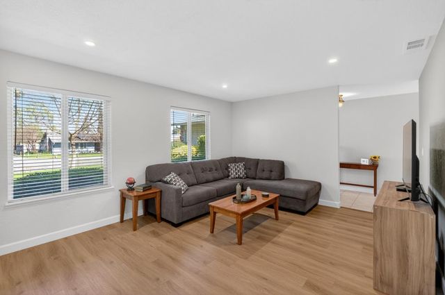 6920 Amberwick Way, Citrus Heights, CA 95621