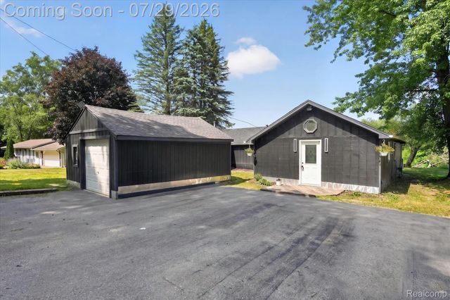 3515 Lakeview Drive, Ortonville Village, MI 48462
