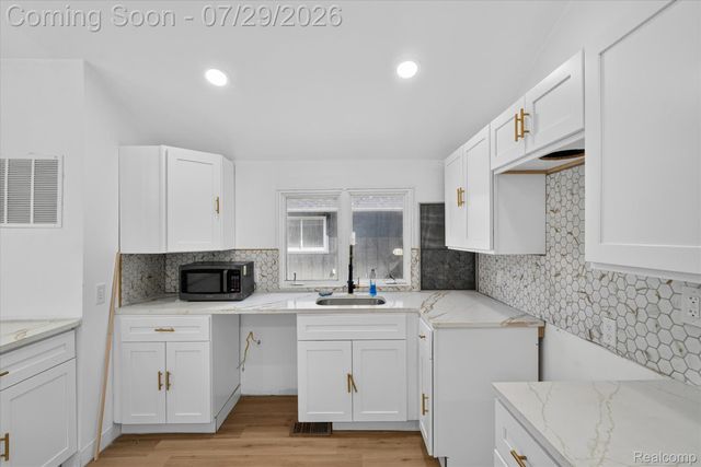 3515 Lakeview Drive, Ortonville Village, MI 48462