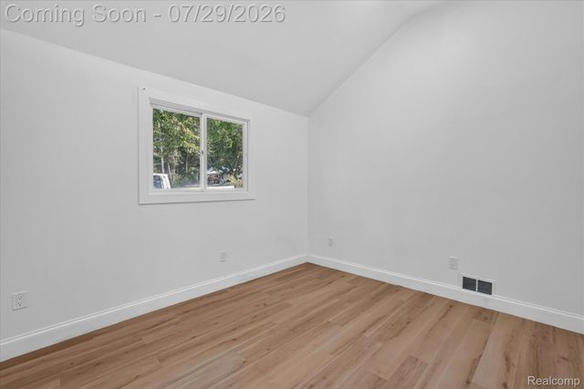 3515 Lakeview Drive, Ortonville Village, MI 48462
